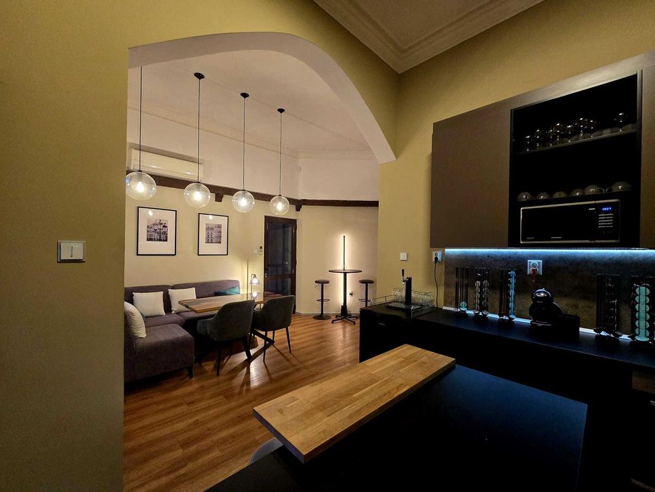 Дава се под наем Офис в София, Център - 260 кв.м за 1200 € - Снимка #17