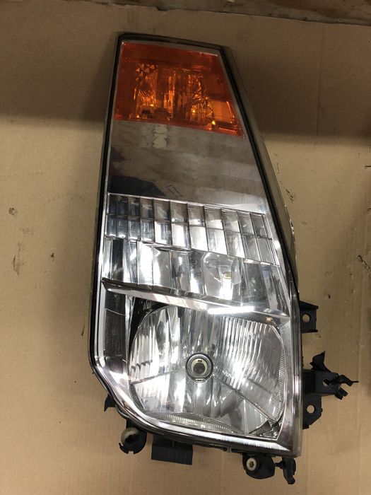 Vand far stanga, dreapta Nissan Cabstar