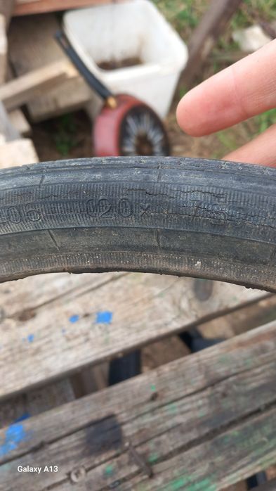 Продавам 2бр външи гуми 20"цола и 2бр капли