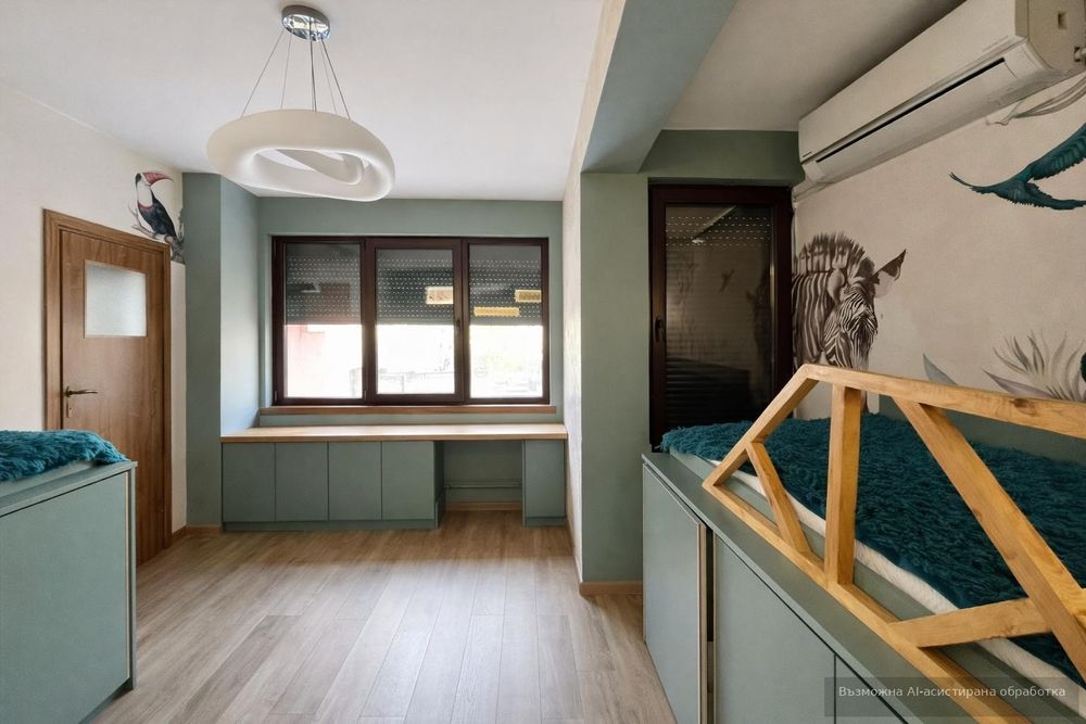 Тристаен апартамент за продажба в Центъра