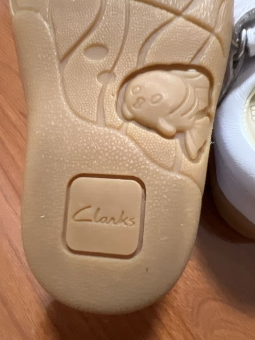 Sandale de piele Clarks marimea 20