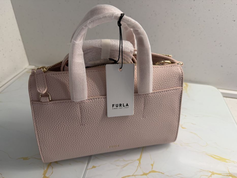 Furla чанта нова