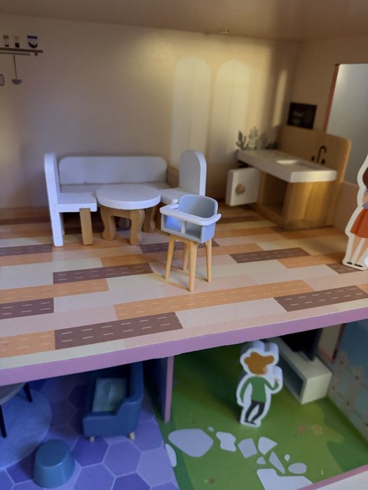 Casa de papusi din lemn