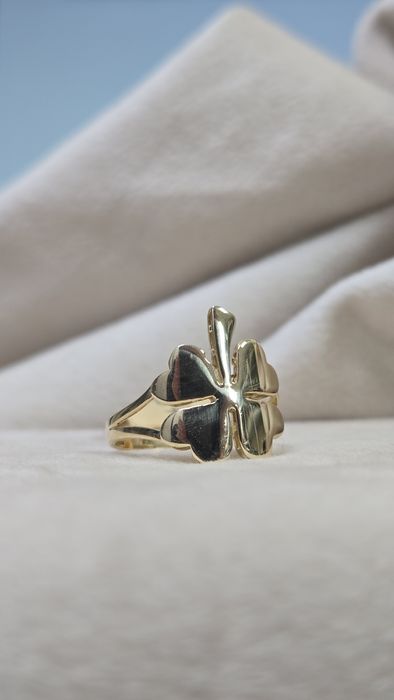 Кольцо золотое за грамм 44000