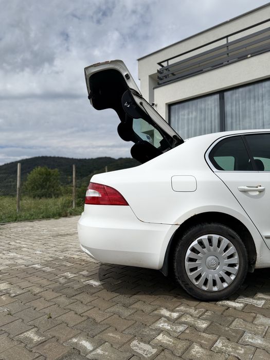 SKODA Superb 2012 — imagine 5