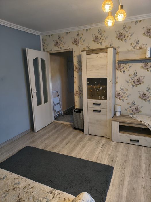 Apartament de închiriat, 2 camere, Str Arțarilor ( aproape de gara, Piata Decebal)