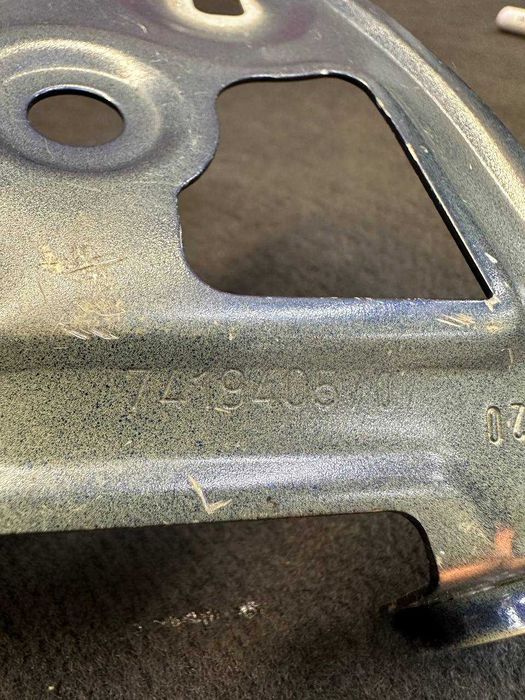 Suport aripă stanga BMW SERIA 3 G20