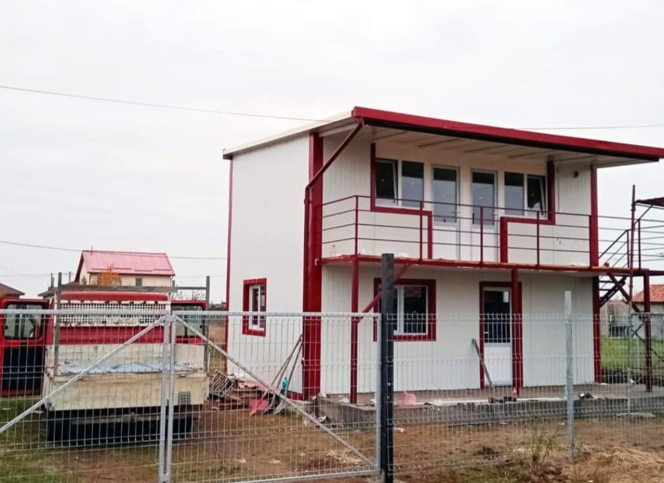 Containere modulare pe structură metalică