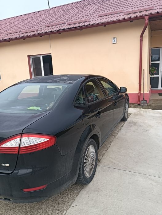 Vând schimb Ford Mondeo