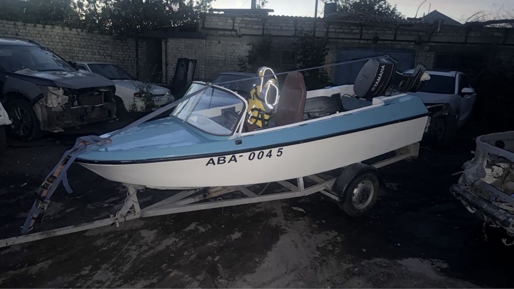 Продам лодку мотор yamaha40