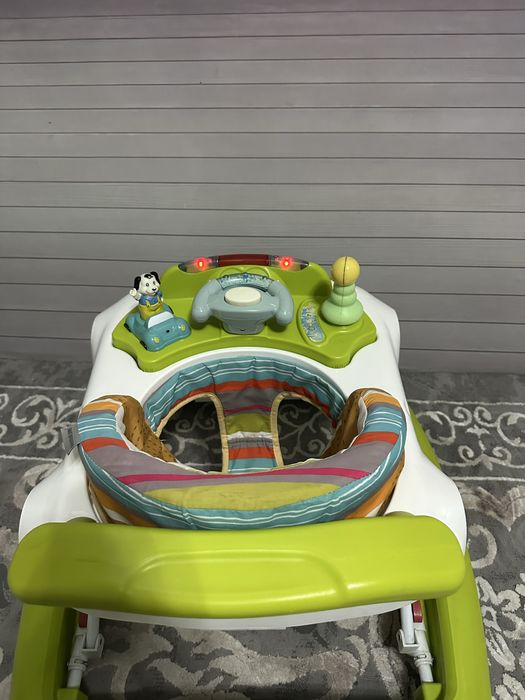 Ходунок детский от бренда Chicco