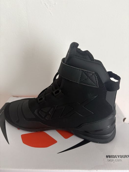 Ghete moto dama IXON Bull 2 WP negru-roz