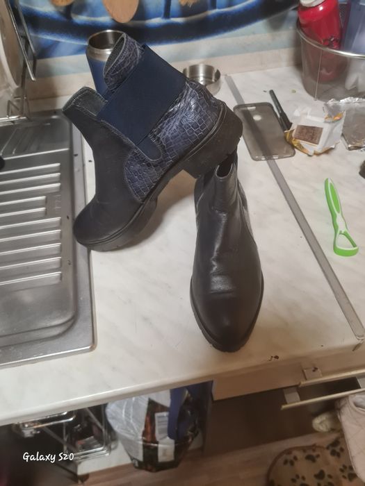 Продавам маратонки