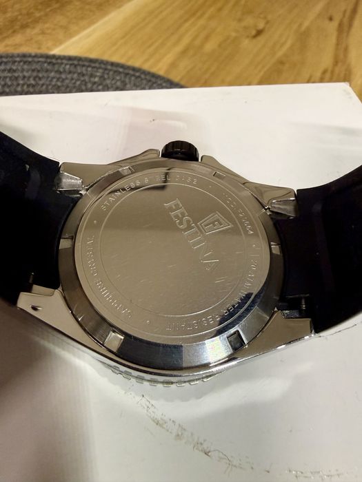 Часовник Festina