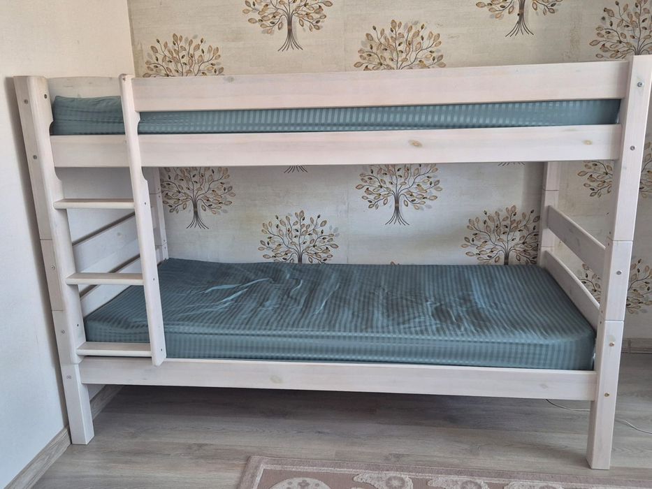 Продам двухярусную кровать