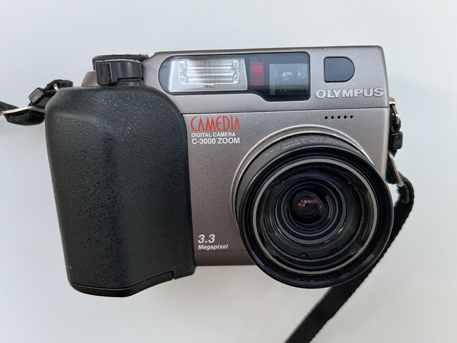 Aparat foto vintage Olympus CAMEDIA C-3000 Zoom