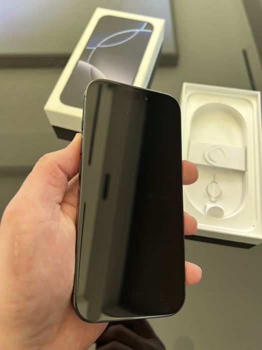 Iphone 16 pro 256 black