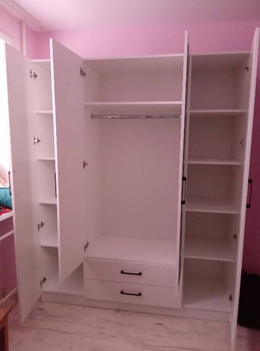 Шкаф для одежды новый
