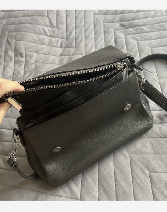 Кожаная сумка серого цвета