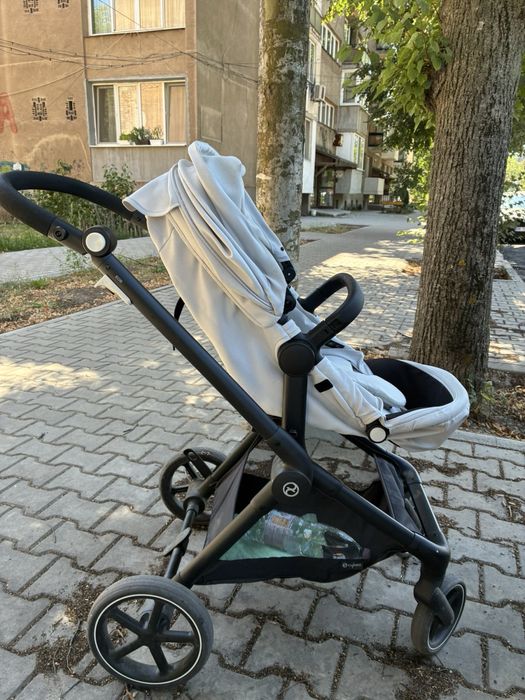 Сива количка Cybex 3 в 1