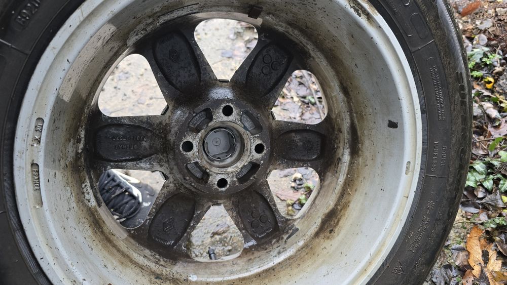 4бр Джанти със зимни гуми 4х100 Рено Renault 15ки 15 цола