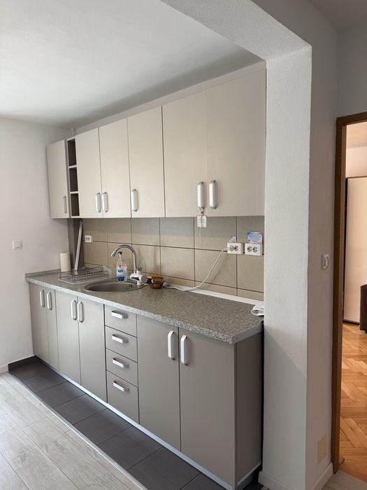 Inchiriez apartament decomandat 2 camere in Arad, Micalaca zona 300 vis a vis de Universitatea UAV