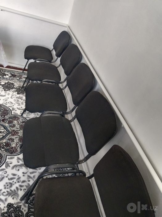 Yumshoq office stullari
