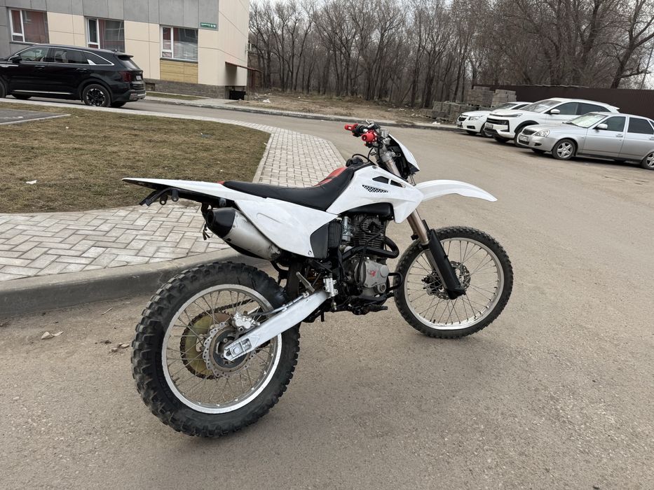 эндуро 250 куб. на ходу.