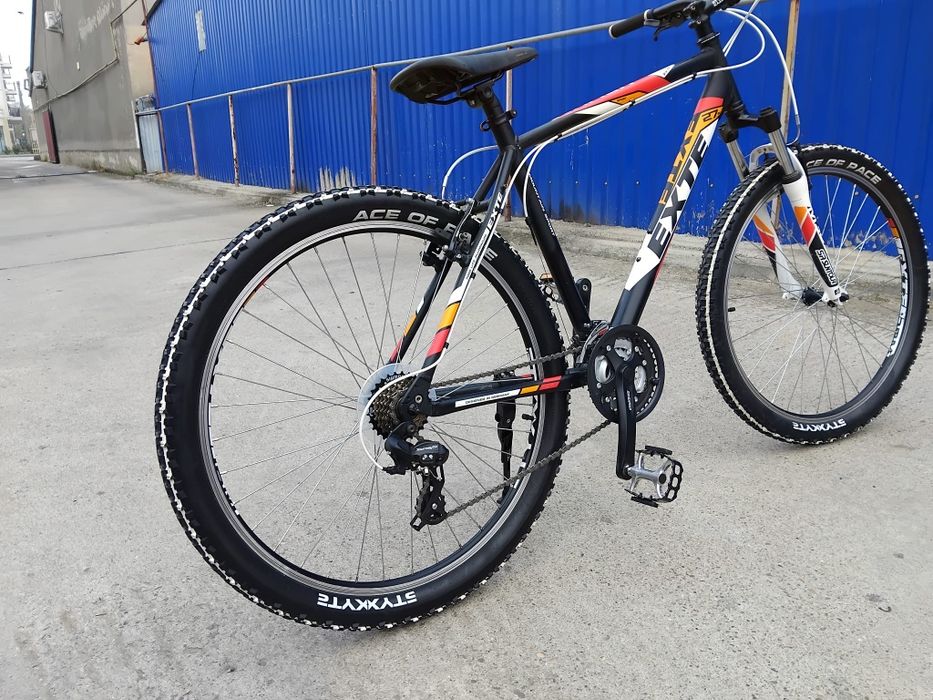 Vând bicicleta din aluminiu