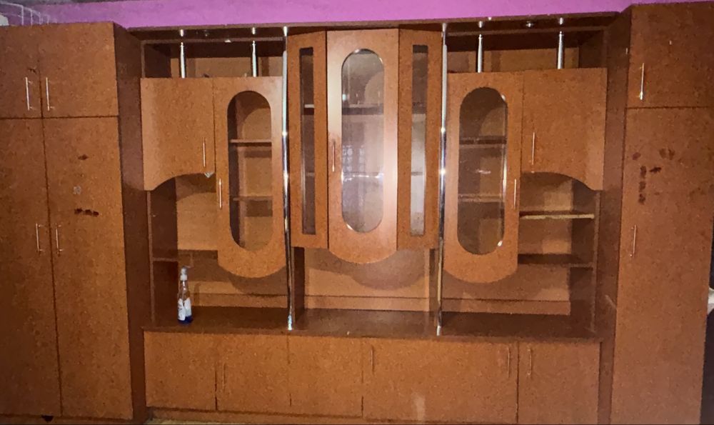 Vând mobila din anunț, pentru detalii contactați mă