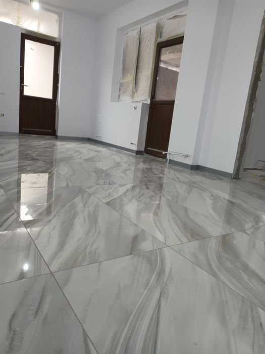 Zugrav,  finisaje interioare în glet și tinci.