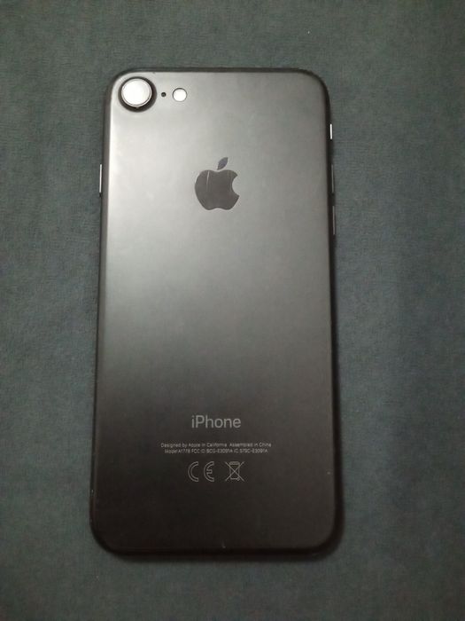 Iphone 7 black..