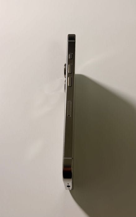iPhone 16 Pro Natural Titanium (заблокированный)