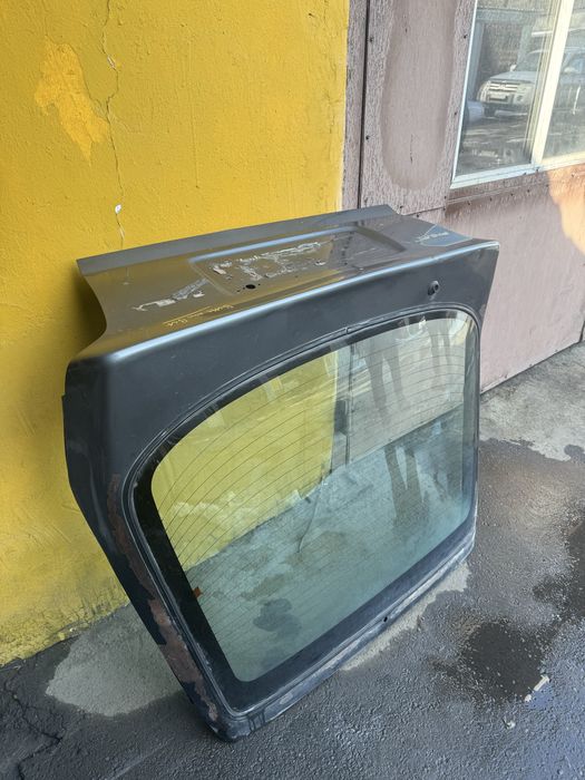 Крышка багажника Nissan Primera p10