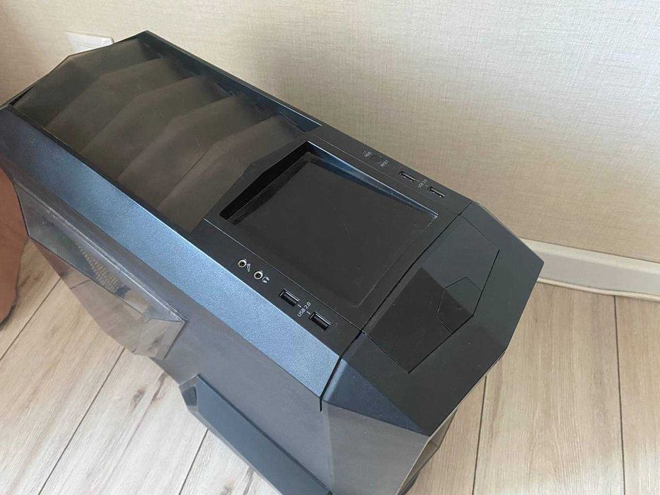 Корпус для ПК + SSD и HDD