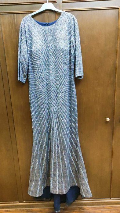 Шикарное вечернее платье