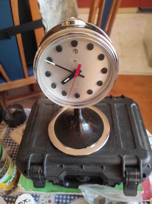 Часовници, работят