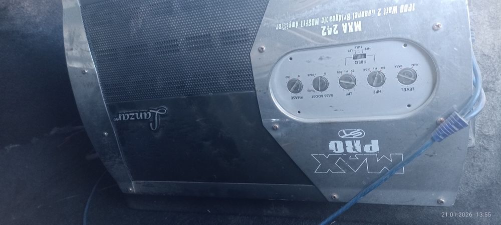 Продам сабвуфер JBL