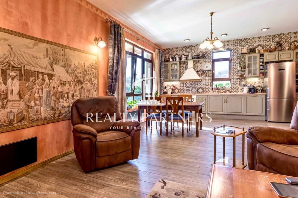 Къща с 5 спални и граж – с. Приселци, обл. Варна