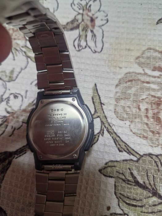 Продава се часовник Casio AW-80
