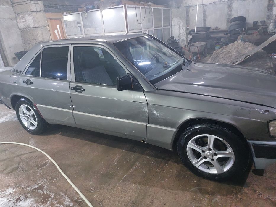 Продам мерседес 190