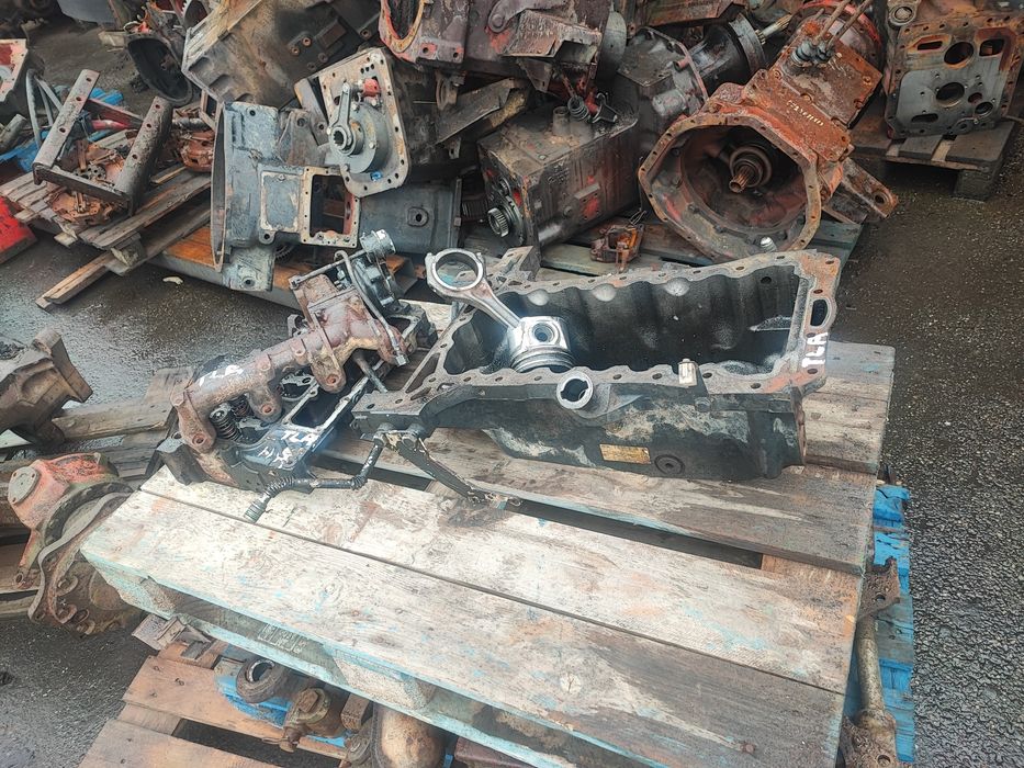 Piese motor tractor new Holland Tla