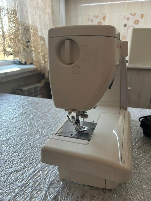 Швейная машинка Janome 423s