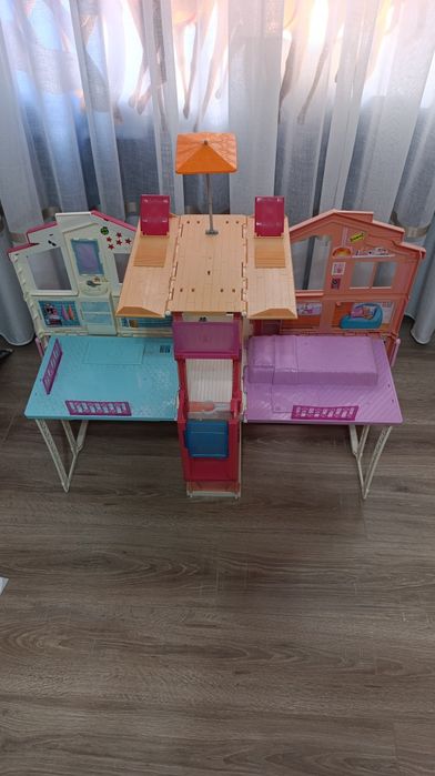 Большой дом для кукол Барби