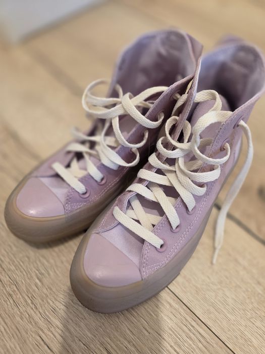 Converse 36 - 36.5 mov purtati de 2 ori