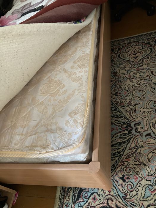 Продам спальный гарнитур