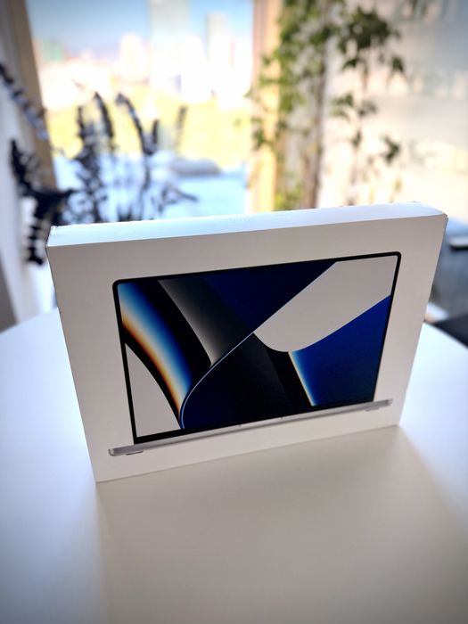 MacBook Pro 16” (2021), M1 Pro, 32 ГБ / 1 ТБ, Silver, торг