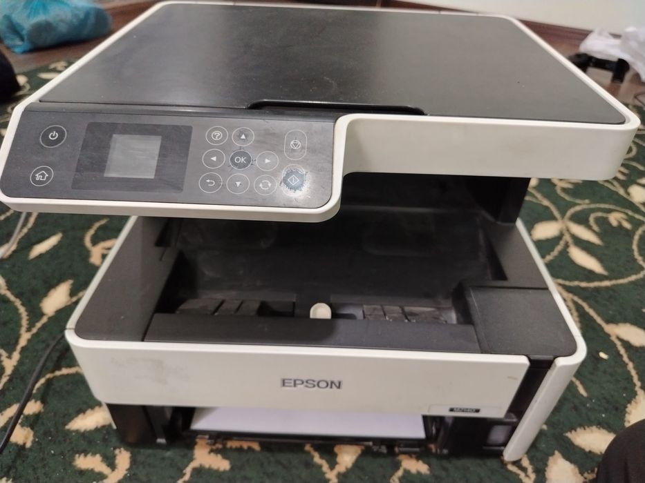 Printer Epson deyarli yangi
