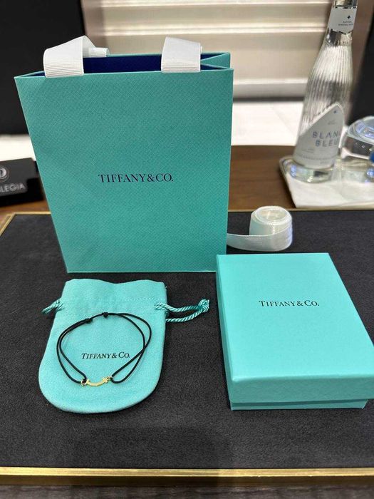 NEW Браслет Tiffany & Co Smile Tiffany T чер