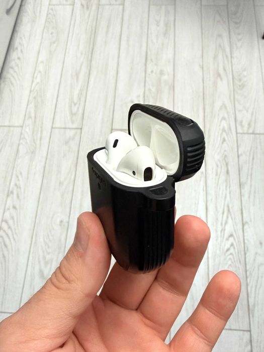 Carcasa / Husa Spigen Rugged Armor pentru AirPods 1/2